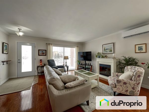 Living Room - 3358 rue Thérèse Casgrain, Sherbrooke (Jacques-Cartier) for sale