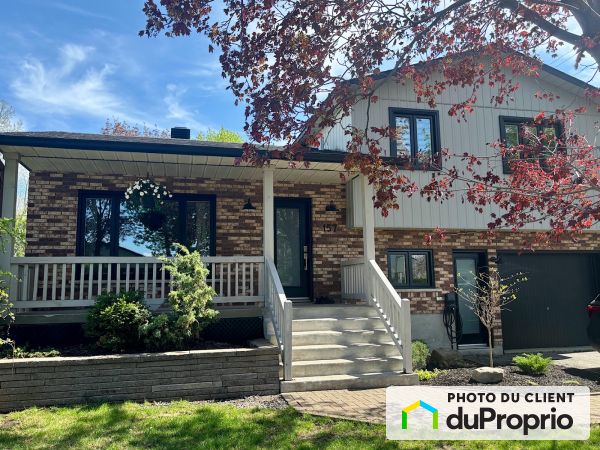 157 rue Pierre-Chasseur, Ste-Rose for sale