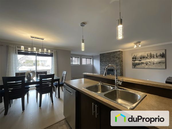 Salle à manger / Cuisine - 101-120, rue Ernest-Bourque, Blainville à vendre