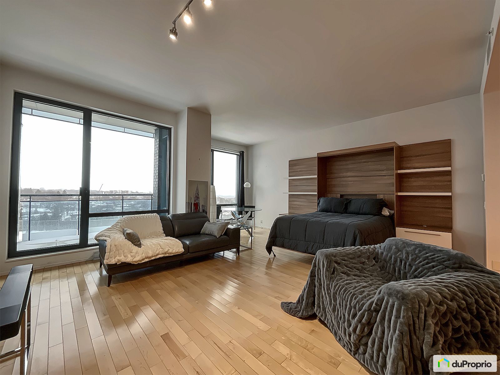 705 375 Rue Mathieu Da Costa — photo 1