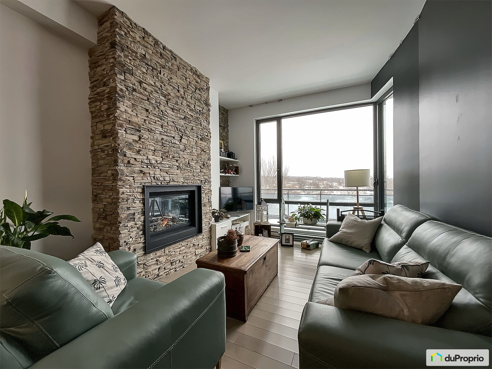 813 375 Rue Mathieu Da Costa — photo 1