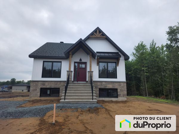 800, rue des Bâtisseurs, ND-Du-Bon-Conseil à vendre