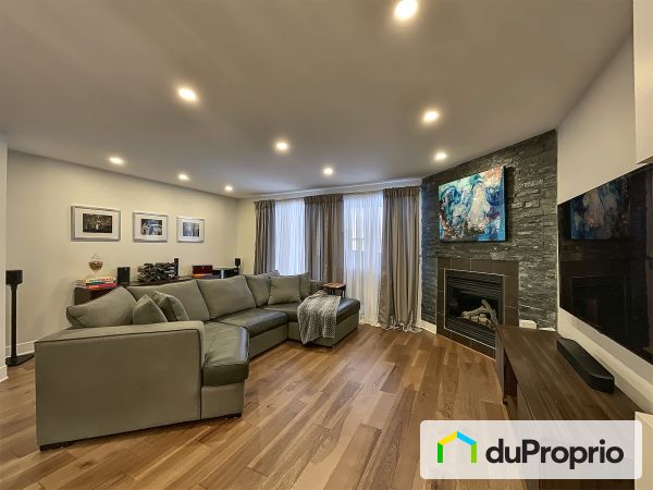 Salon - 201-3990, boulevard de Chenonceau, Chomedey à vendre