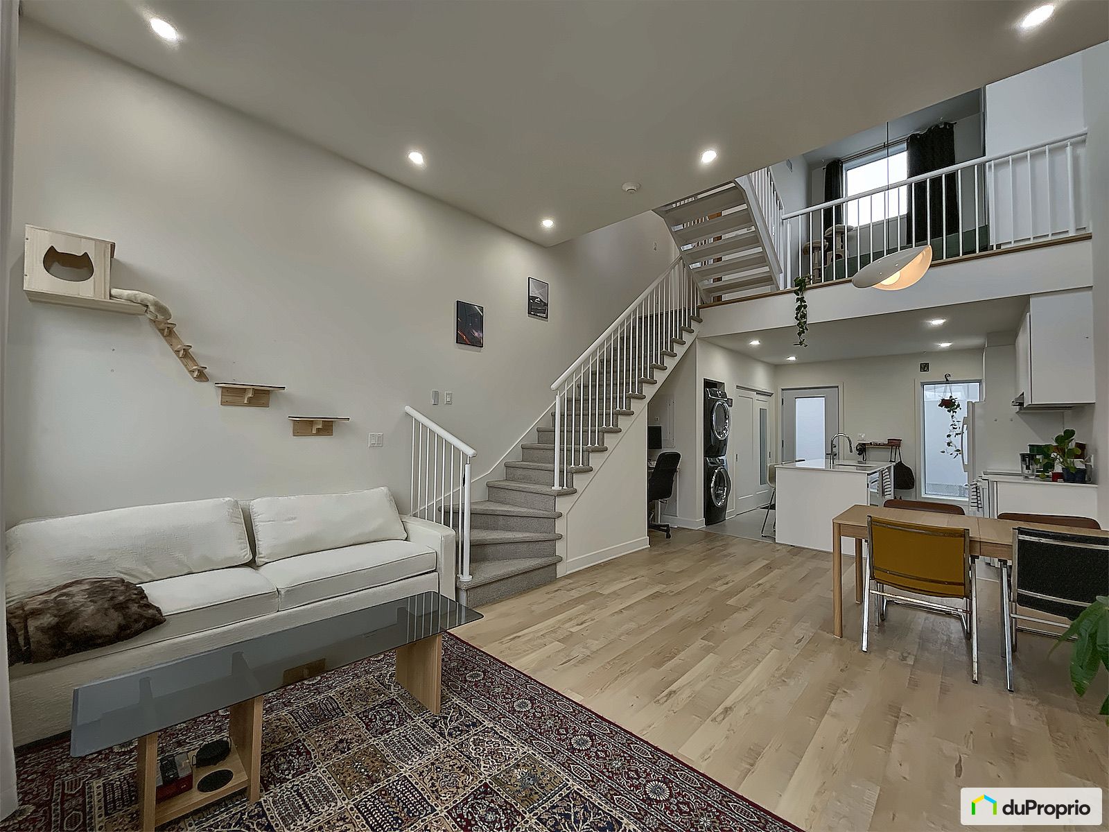 302 7237 Rue Saint Hubert — photo 1