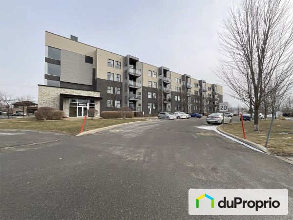301-270, Monté St-Régis, St-Constant à vendre