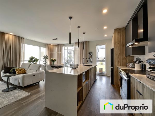 102-4220, rue Olivier-Fournier, Longueuil (St-Hubert) à vendre