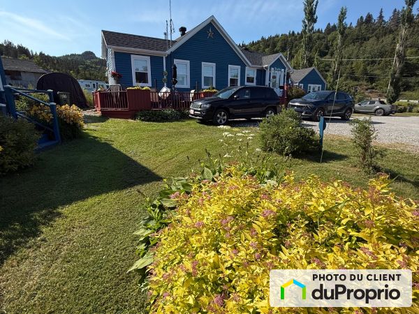 46, route 132 Ouest, Percé à vendre