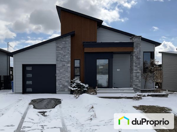 275 rue des Écoliers, Granby for sale