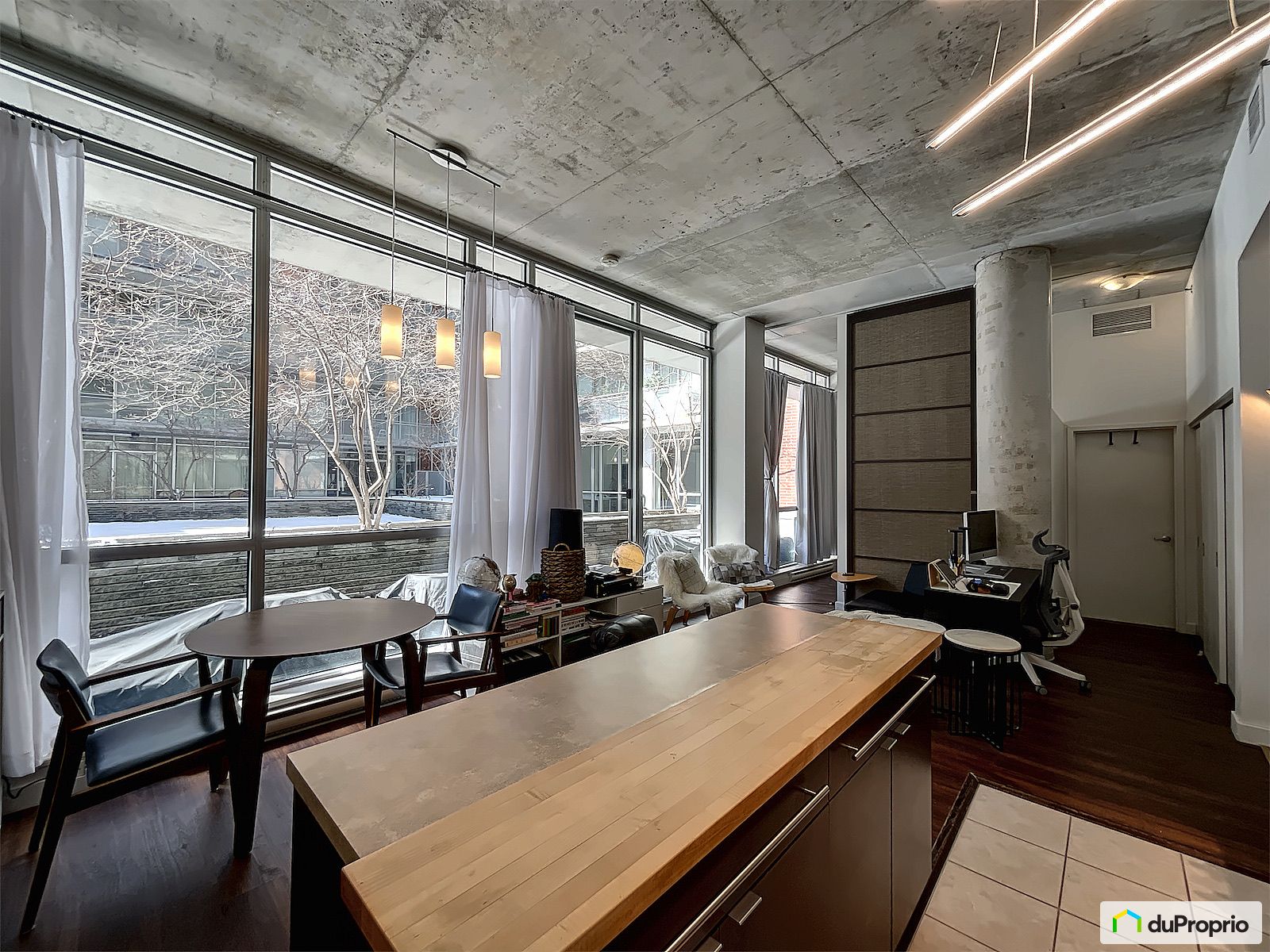 108 630 Rue William — photo 1