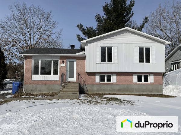 1713 rue des Pâquerettes, St-Lazare for sale