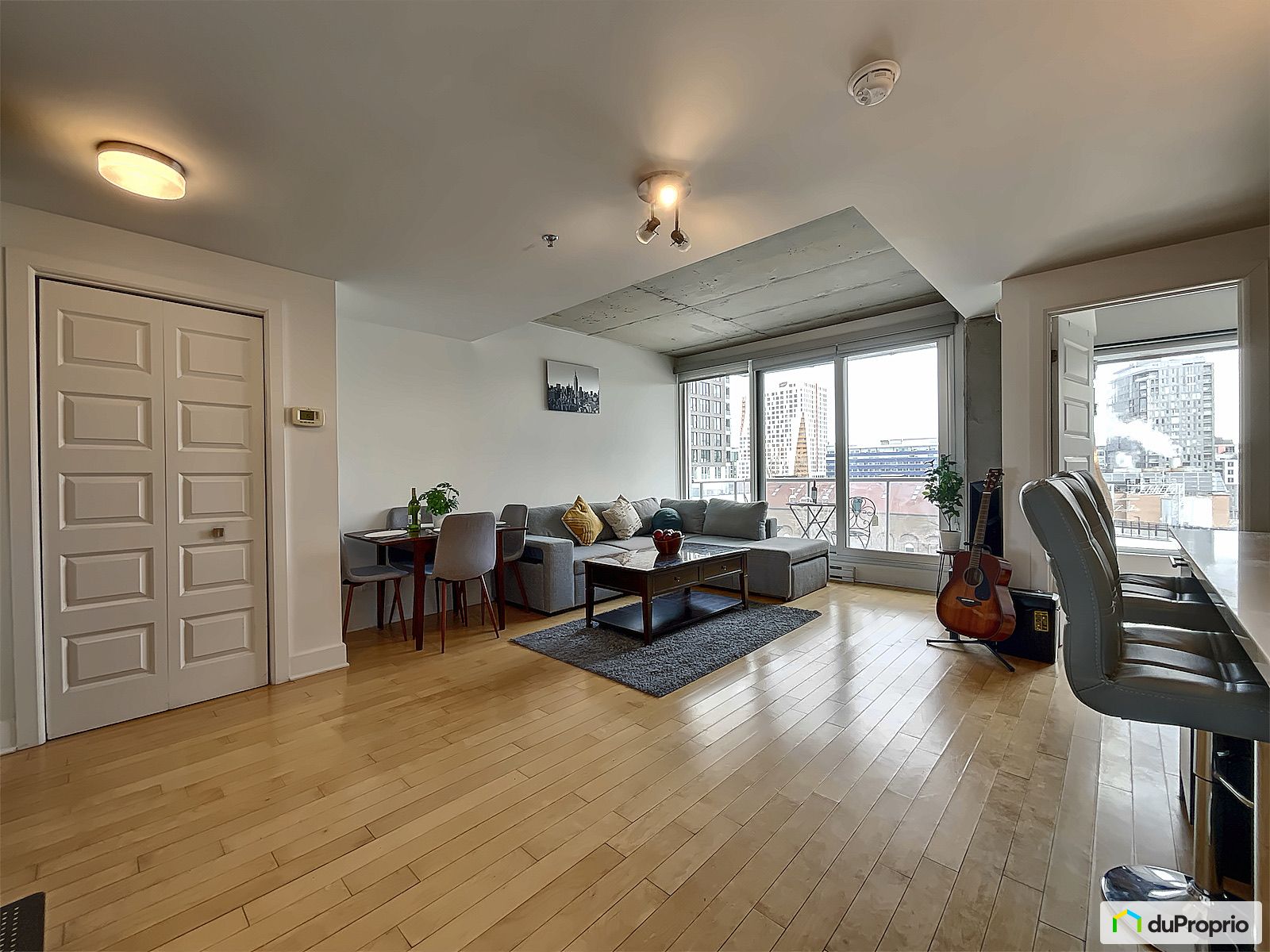 804 1045 Rue Wellington — photo 2