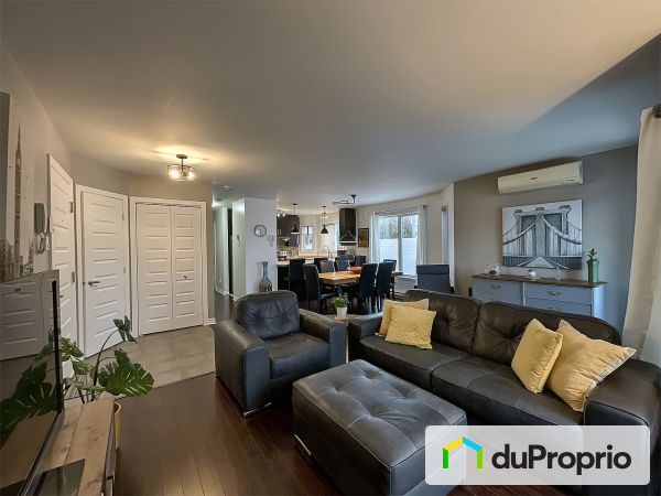 Salon - 2-1040, boulevard du Fort-Saint-Louis, Boucherville à vendre