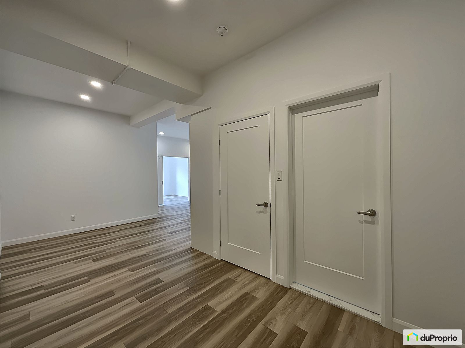 204 1847 Rue Bossuet — photo 3