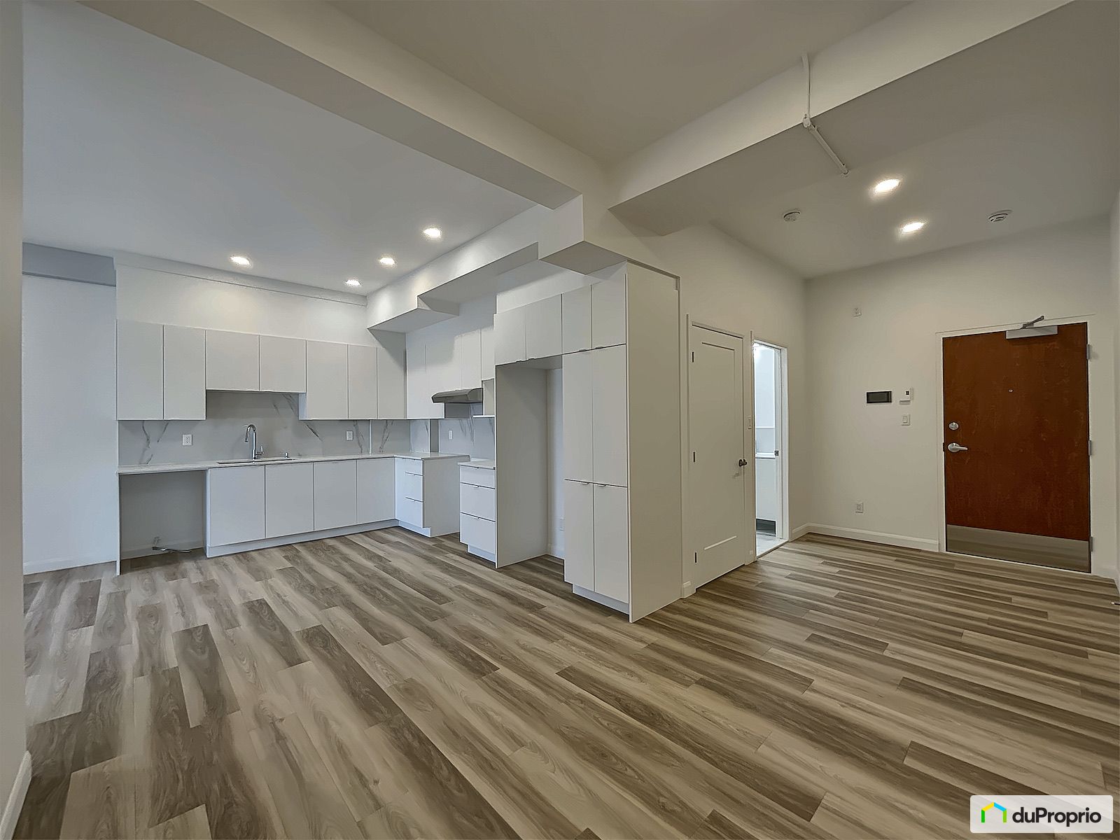 204 1847 Rue Bossuet — photo 1