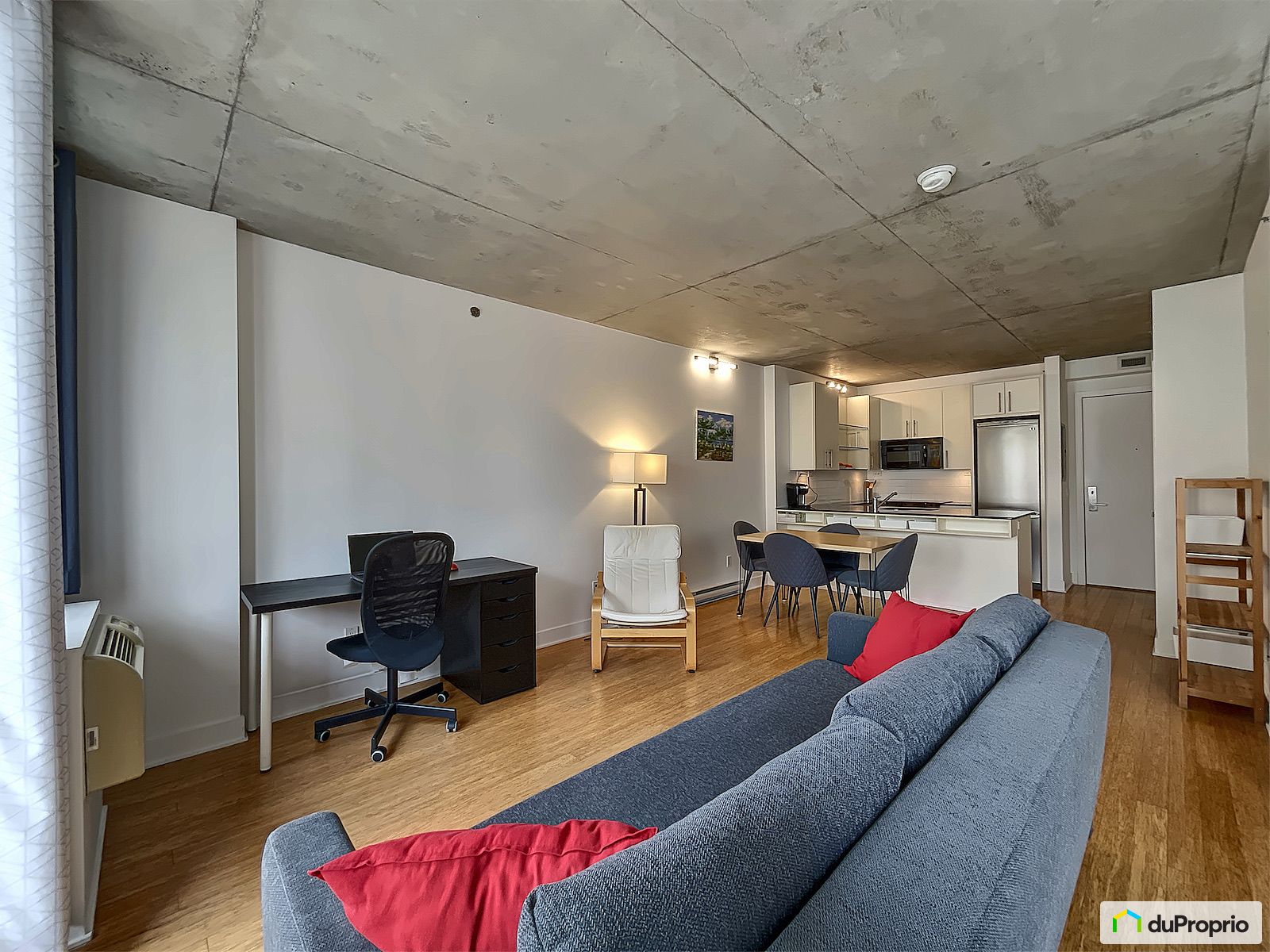 405 950 Rue Notre Dame Ouest — photo 1