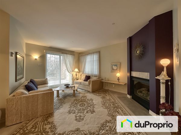 Salon - 304-2375, boulevard Saint-Martin Est, Duvernay à vendre