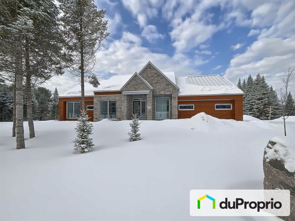 1152 chemin du Massif, Piedmont à vendre