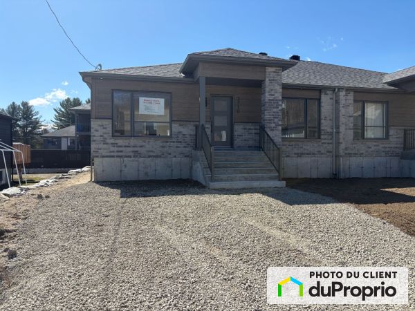 rue Léon-Landry, Ste-Julienne for sale