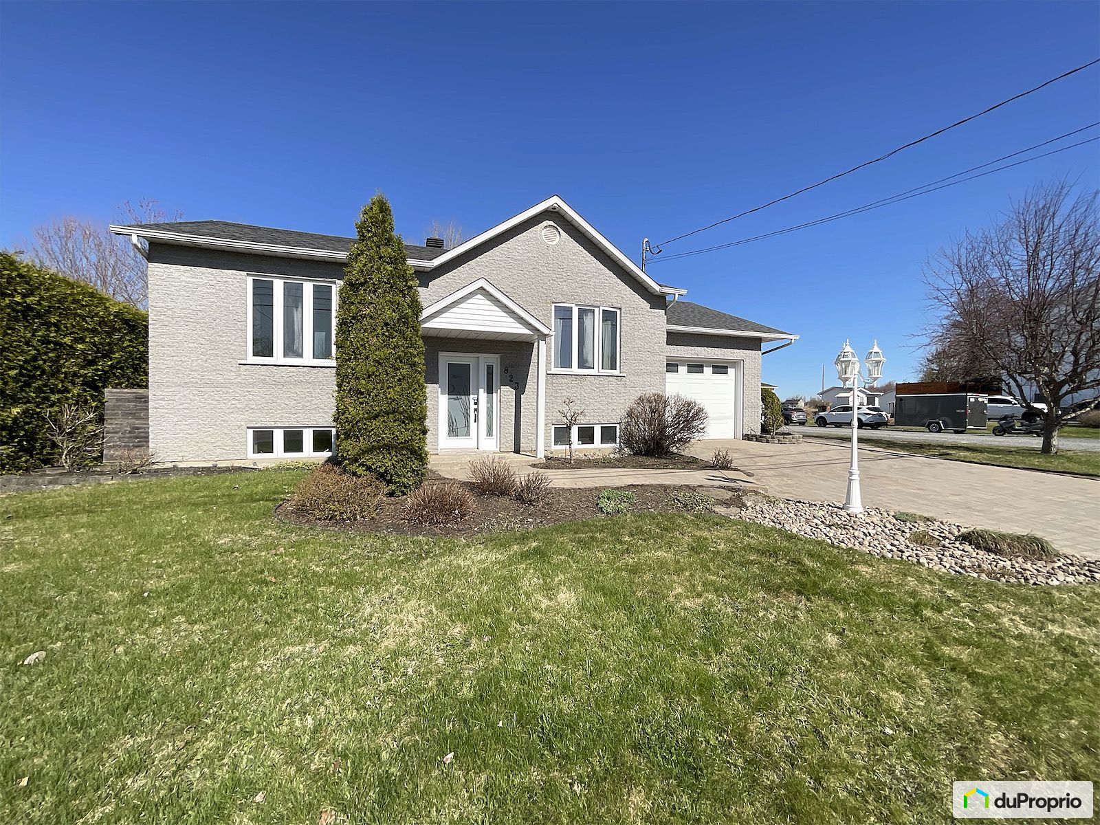 823 Rue Rolland — photo 1