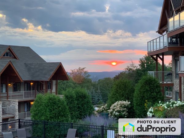 Balcon - 201-245, rue de Bagot, Bromont à vendre