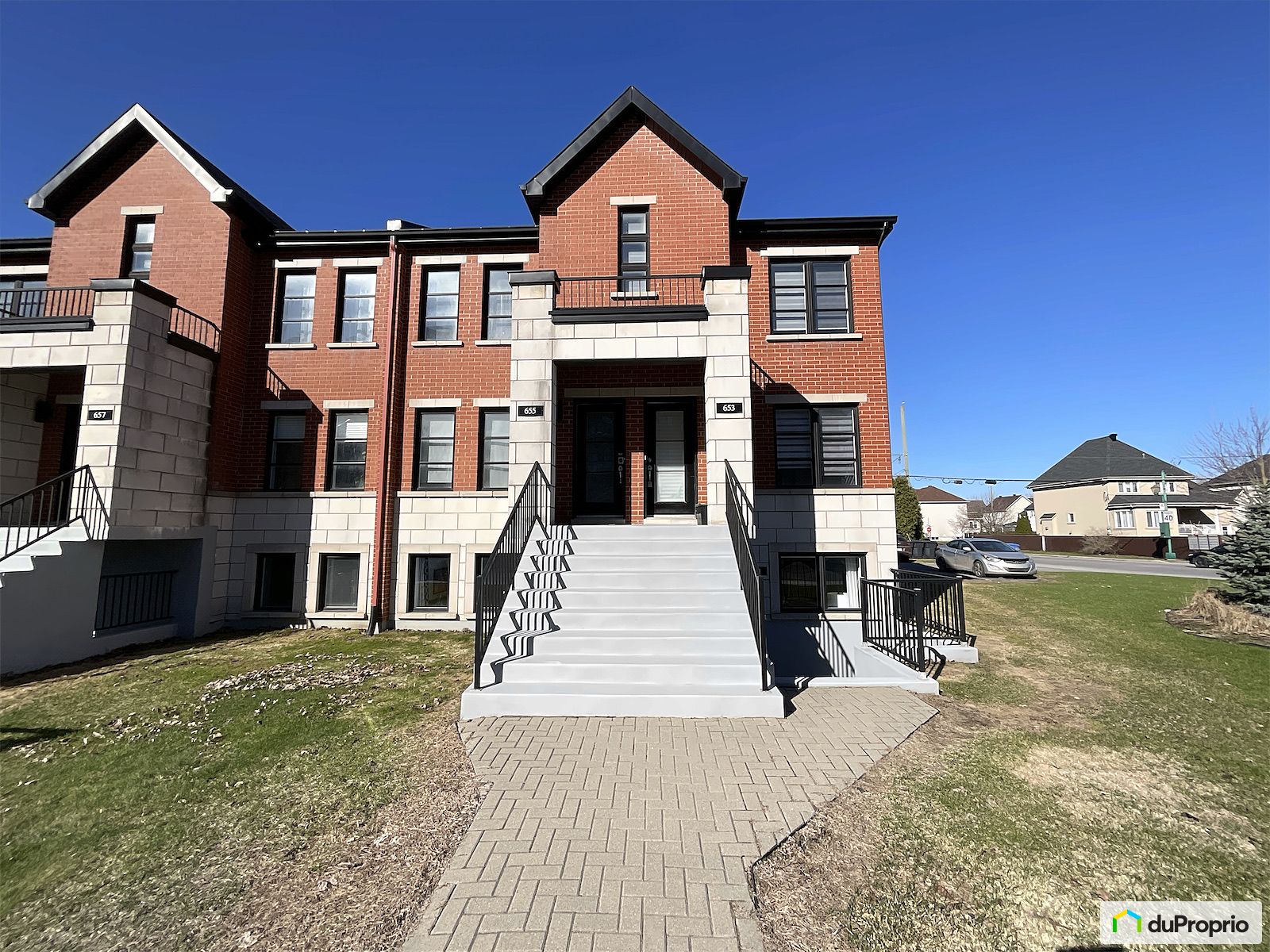 651 Boulevard Lucille Teasdale — photo 1
