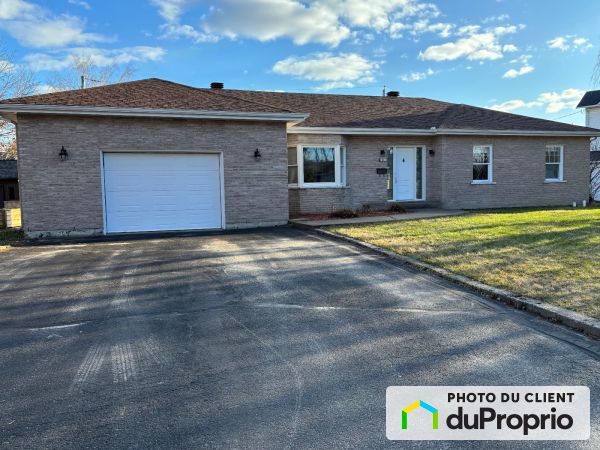 85 rue Pierre-Laporte, Louiseville for sale