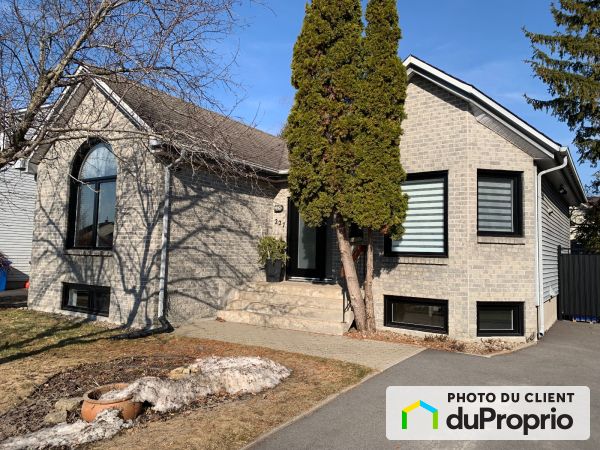 227 boulevard D'Annecy, Ste-Therese for sale