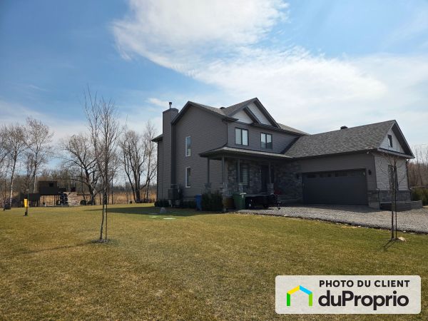 28, rue des Chênes, Ste-Clotilde-De-Chateauguay à vendre