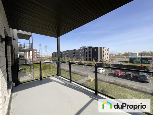 Balcon - 204-3630, rue Roland-Marquette, Longueuil (St-Hubert) à vendre