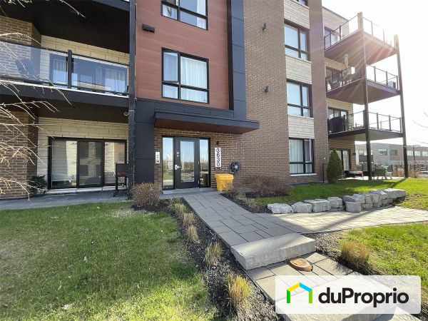 Entrée - 204-3630, rue Roland-Marquette, Longueuil (St-Hubert) à vendre