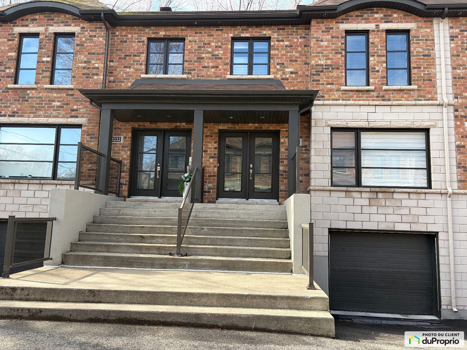 1334 Avenue De Salaberry — photo 1