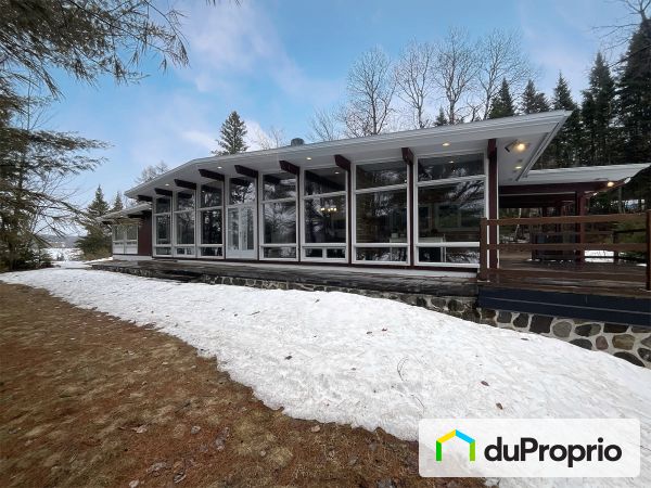 4 chemin Fridolin-Simard, Esterel for sale