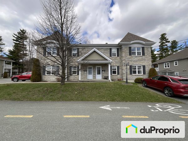 1121 rue Maisonneuve, Magog for sale