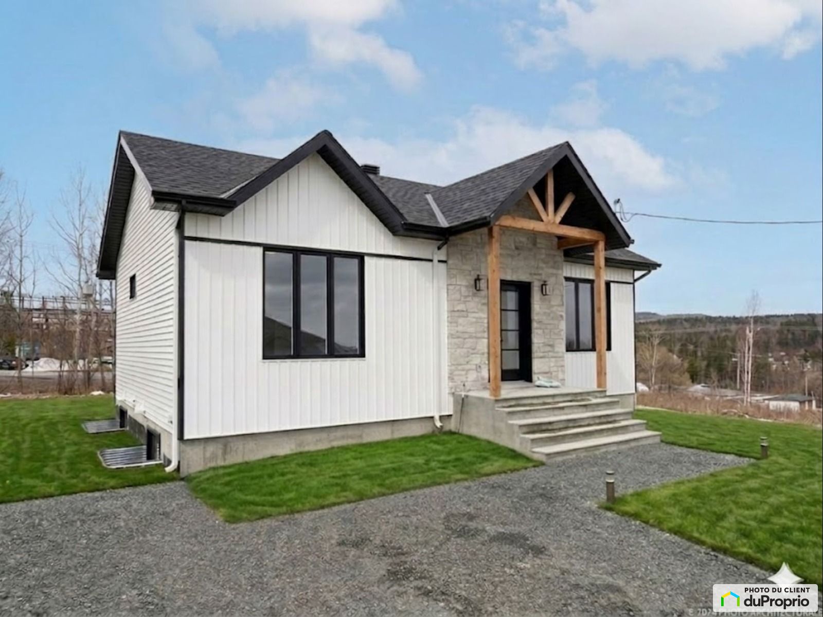 3834 Rue Rousseau — photo 1