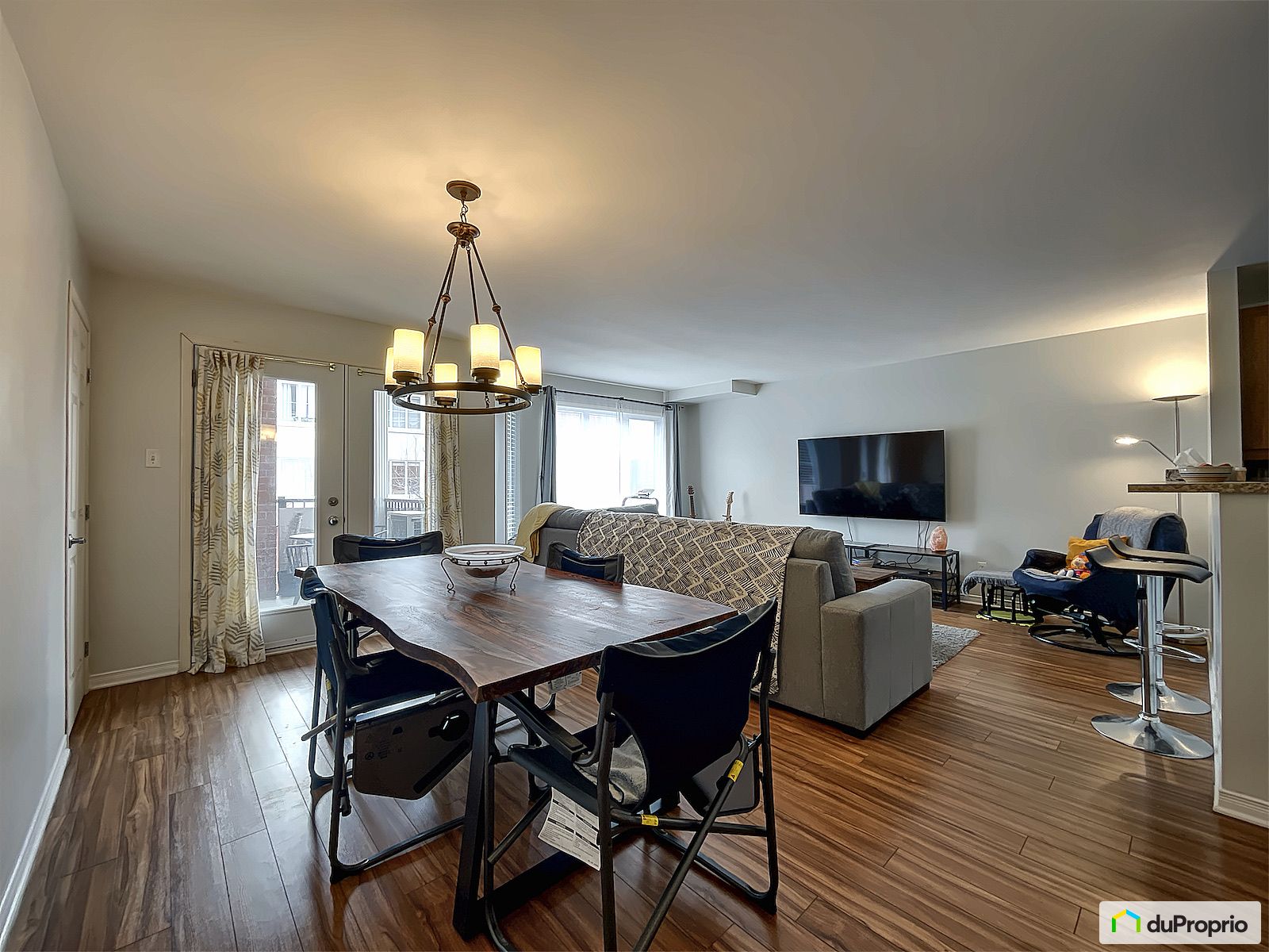 2091 Avenue De La Gare — photo 1