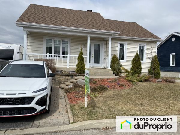 563 rue Yves-Thériault, Lévis for sale