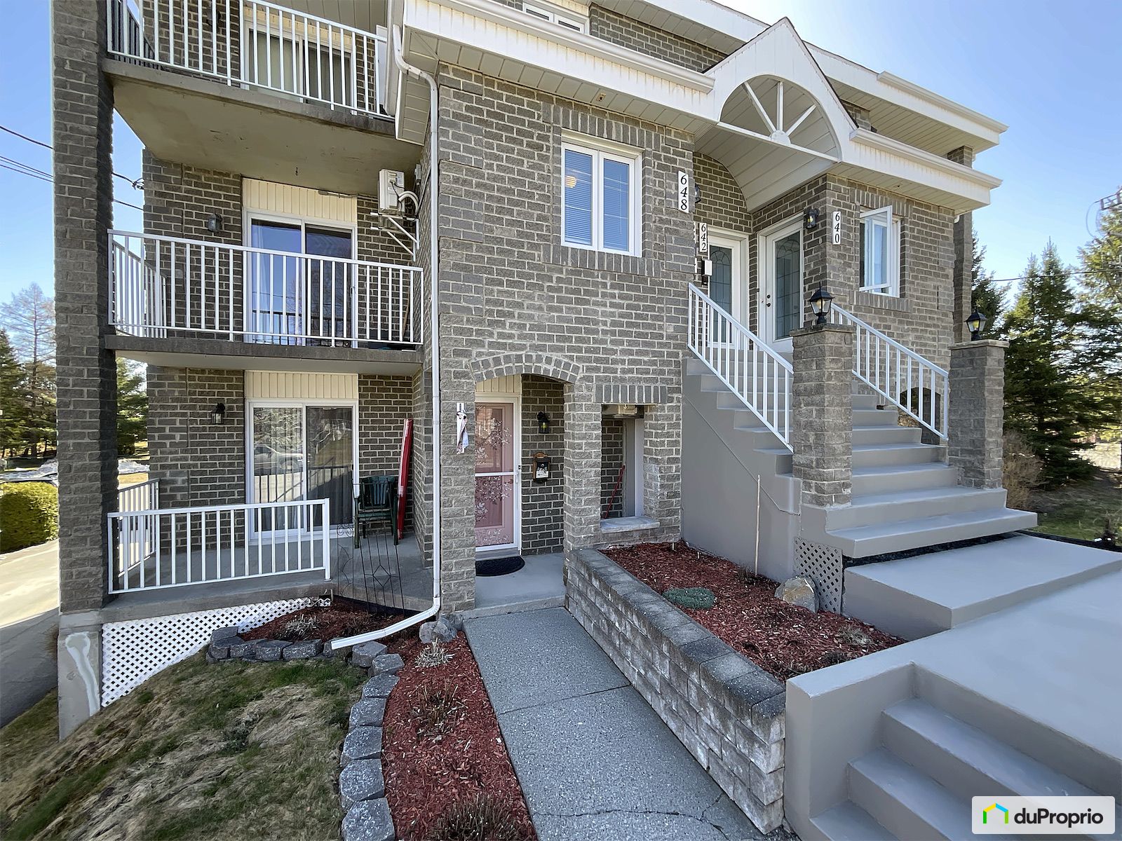 648 Rue Alexandre Mignault — photo 1