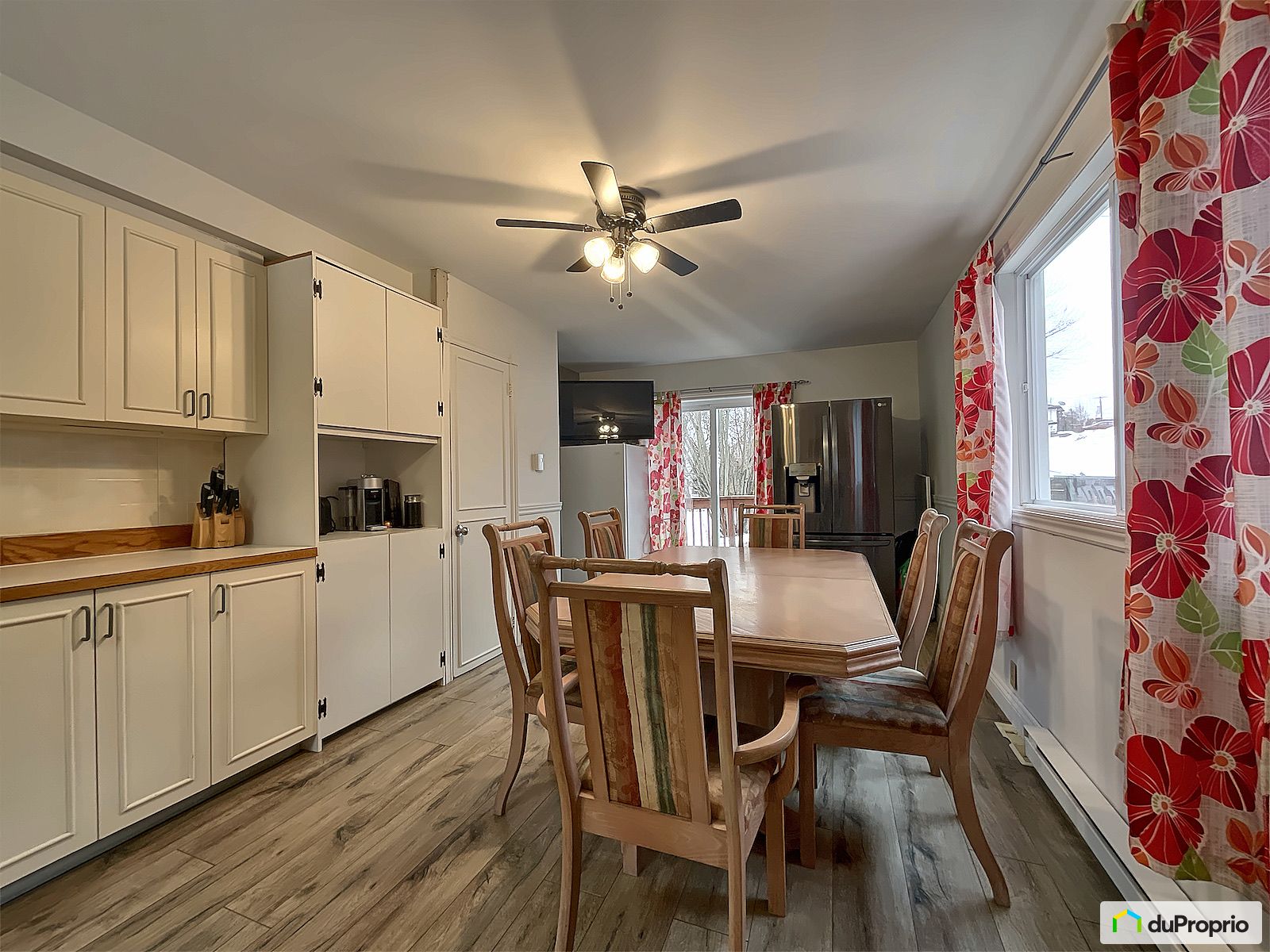 104 Rue Du Calvaire — photo 3
