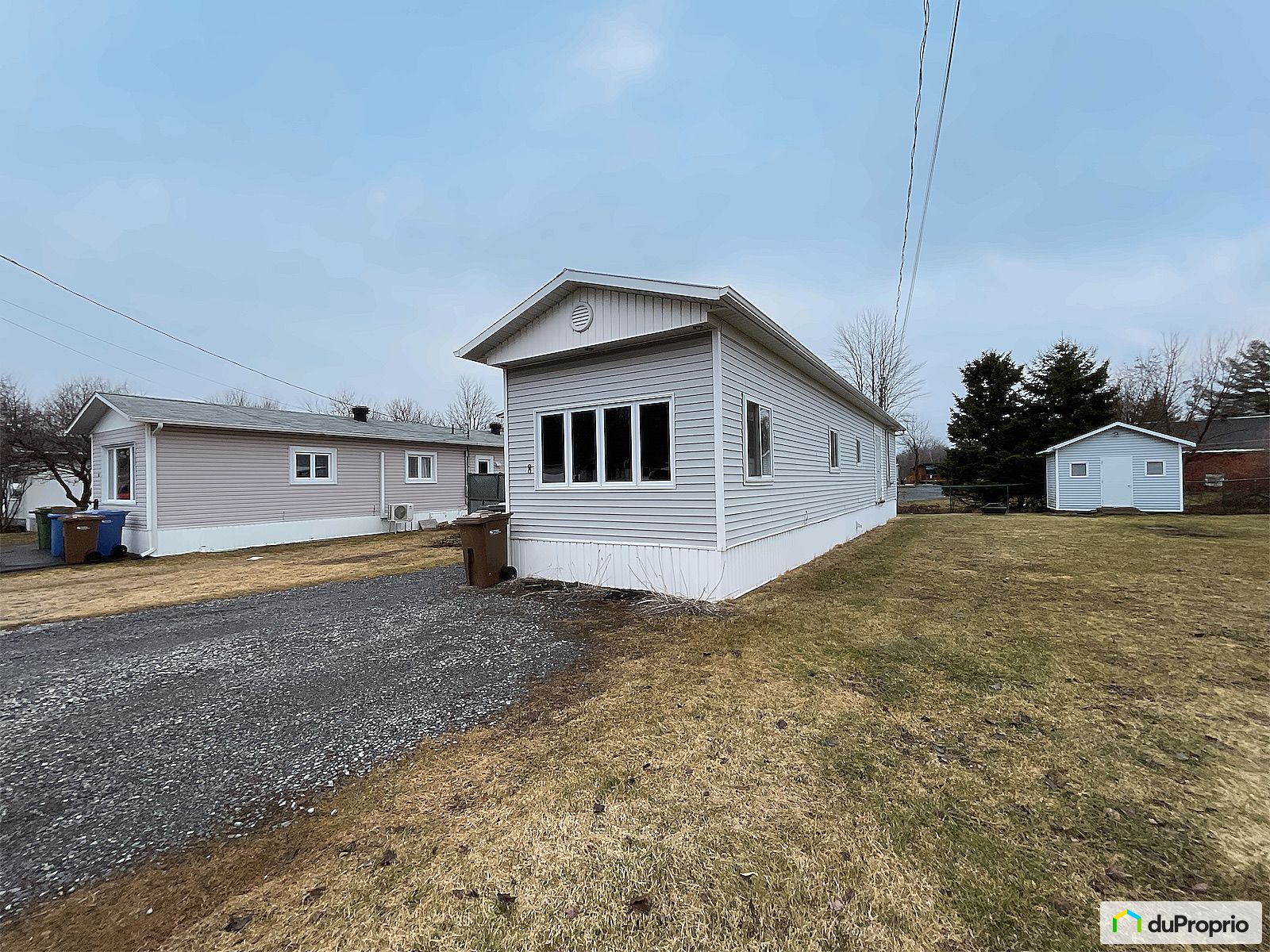 8 1633 Rue Principale — photo 3
