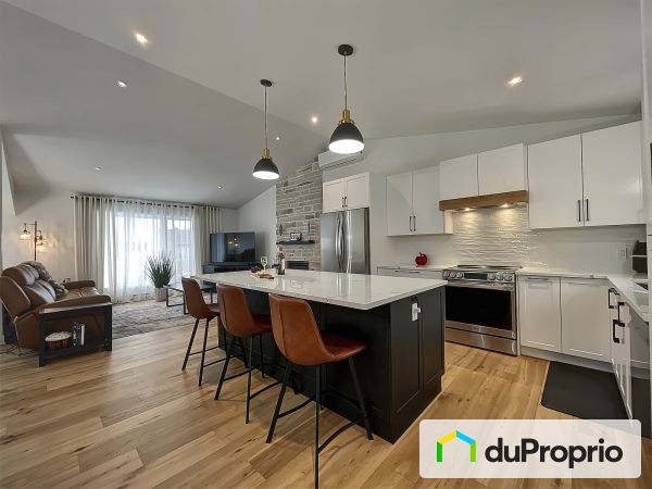 670-670A rue de Cheverny, Repentigny (Le Gardeur) à vendre