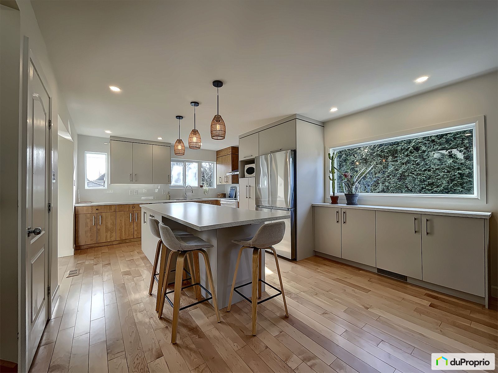 561 Rue De Coubertin — photo 1