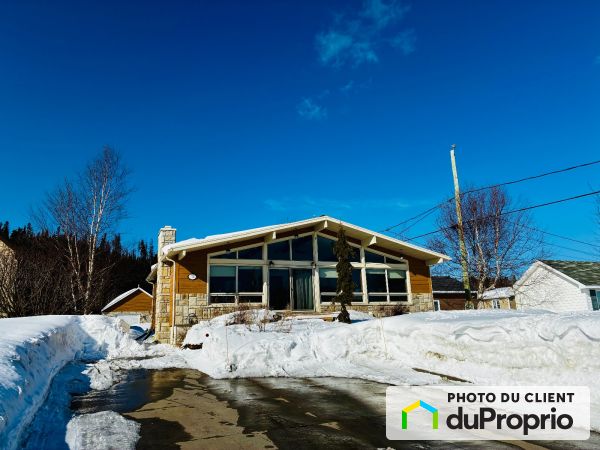 718, rue de la Rive, Sept-Iles à vendre