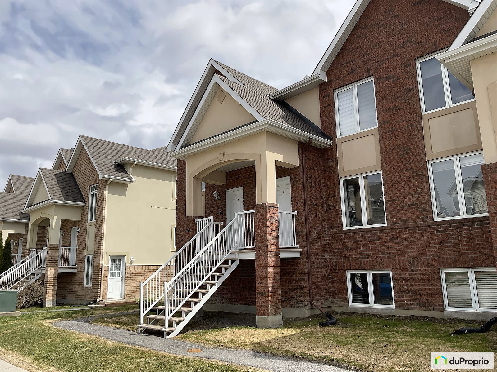 2 267 Boulevard Deurope — photo 1