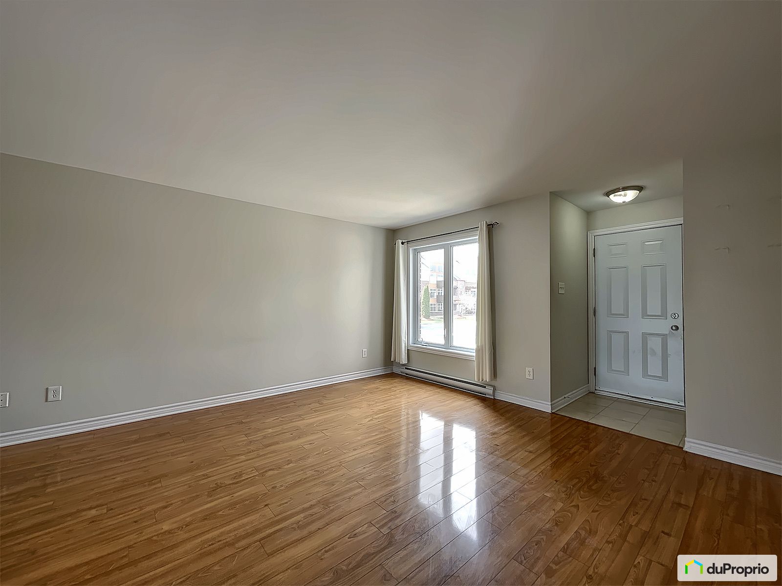 2 267 Boulevard Deurope — photo 3