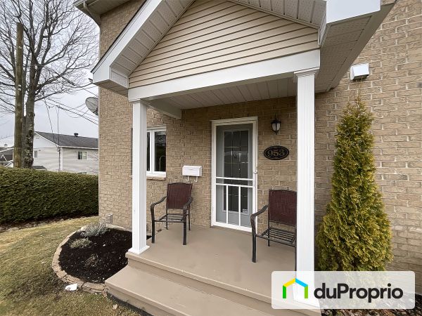 Balcon avant - 953, rue Merry Nord, Magog à vendre