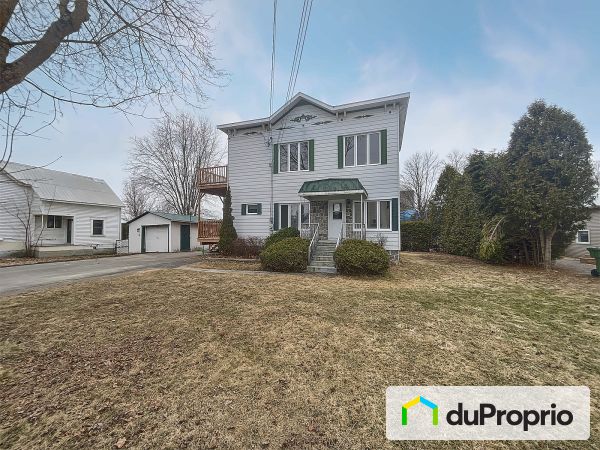 8-8A, rue du Couvent, St-Guillaume for sale