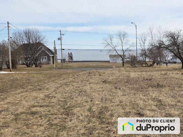 19 boulevard Gérard-D-Lévesque, New Carlisle for sale