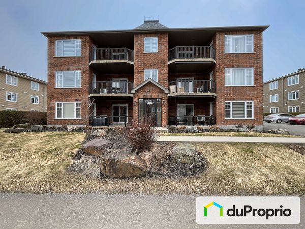 303-74 rue Quévillon, Granby for sale
