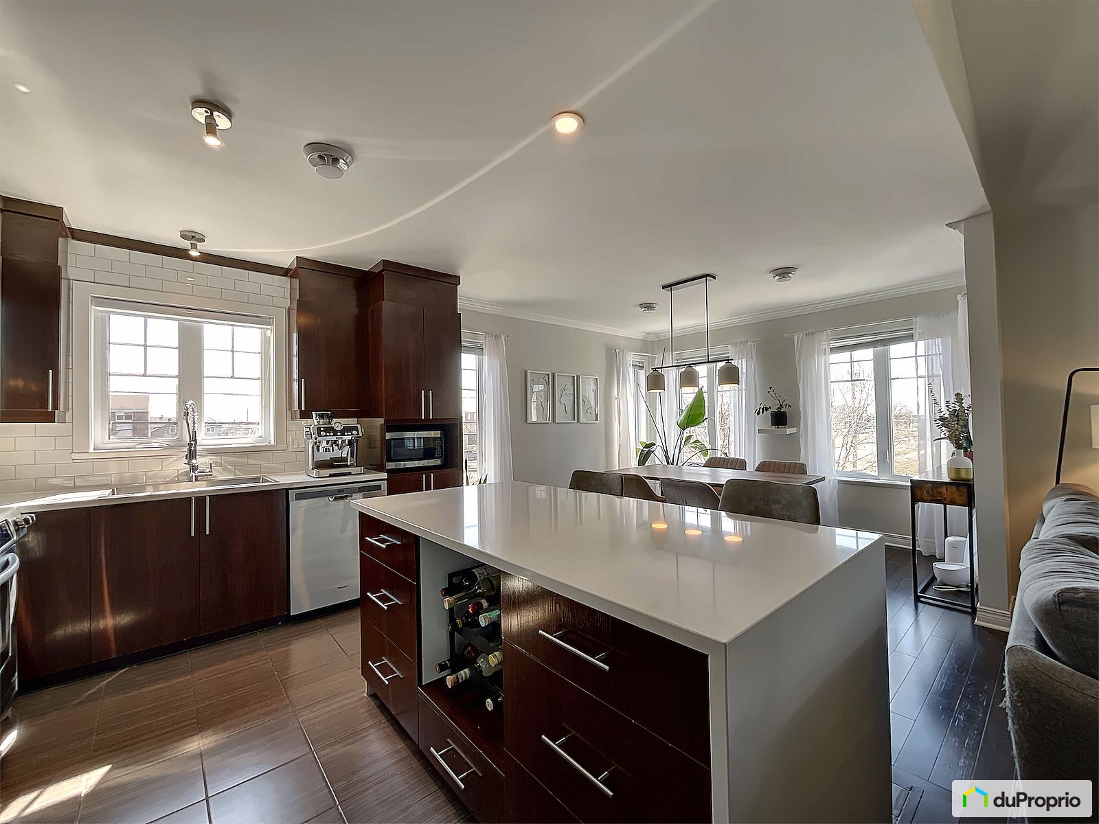 301 511 Boulevard Saint Luc — photo 2