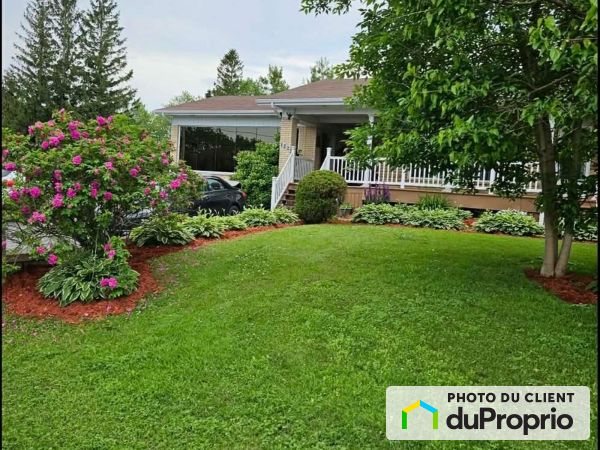 122, rue Lemarquand, Paspebiac à vendre